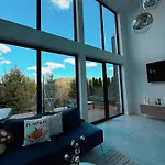 Black Diamonds Hill Villa *